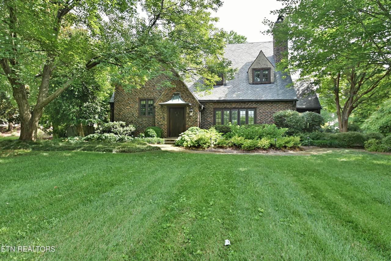 2221 Cherokee Blvd - Photo 1