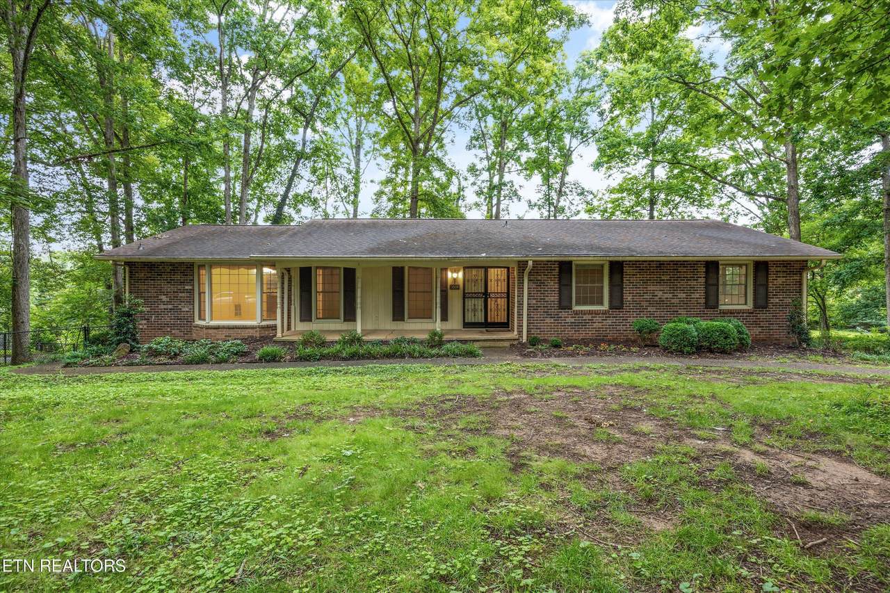 5004 Malibu Drive - Photo 1