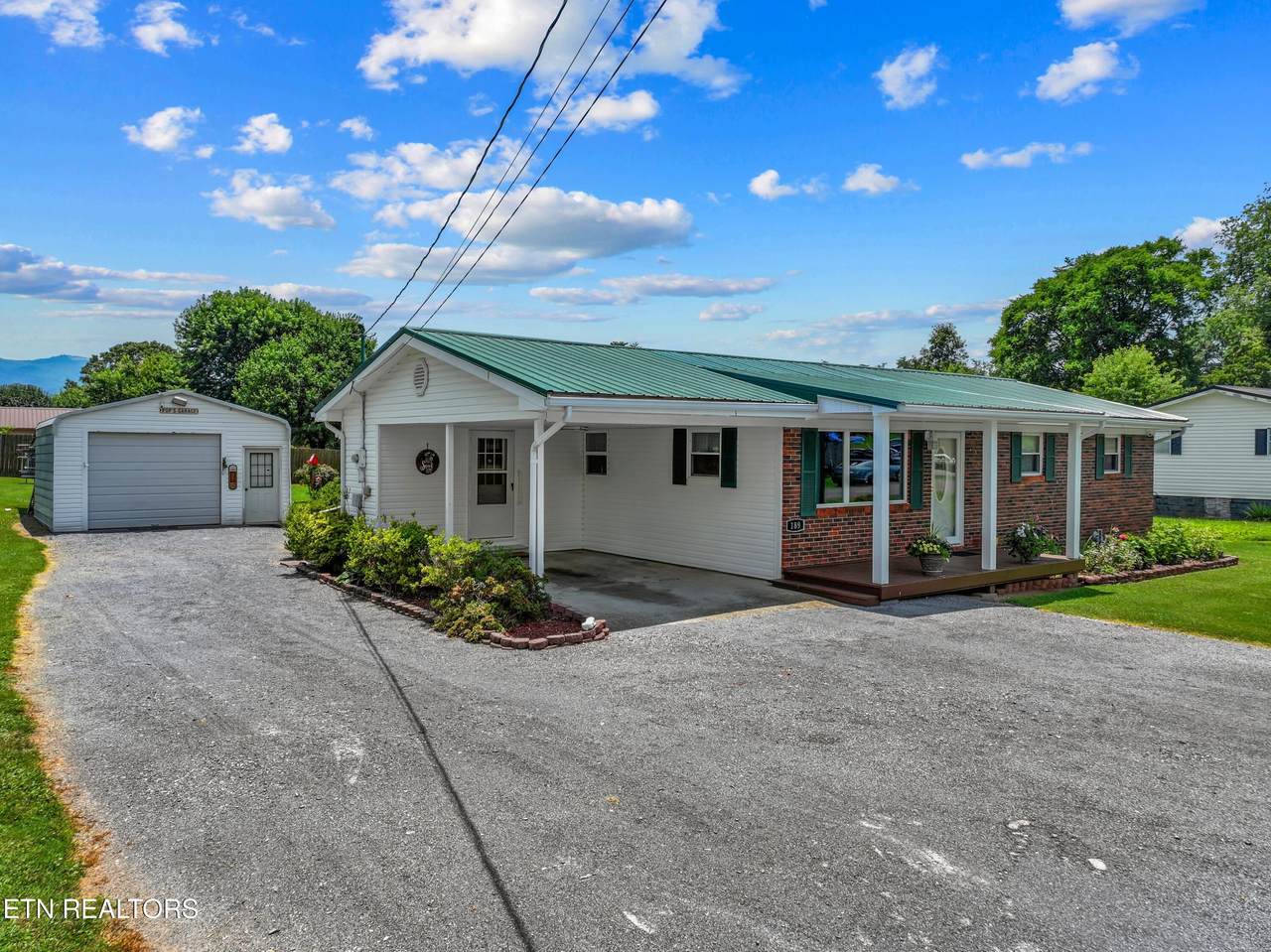 189 Terry St - Photo 1