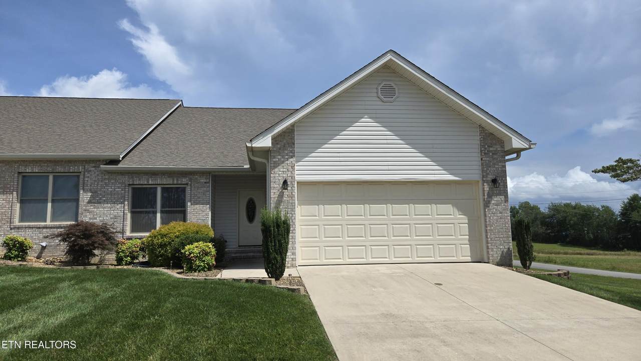 292 Woodgate Drive - Photo 1