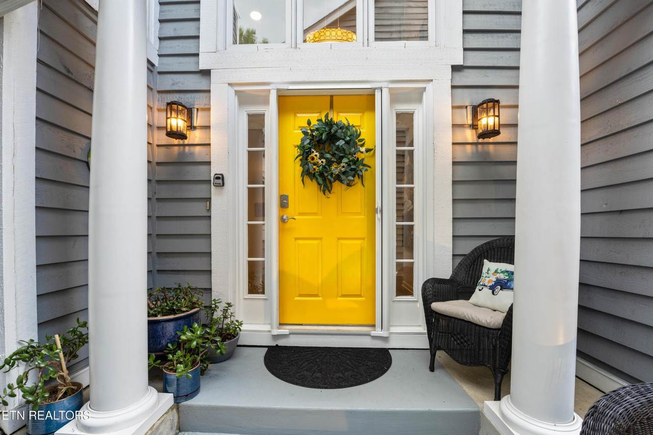 213 Dorchester Court - Photo 1