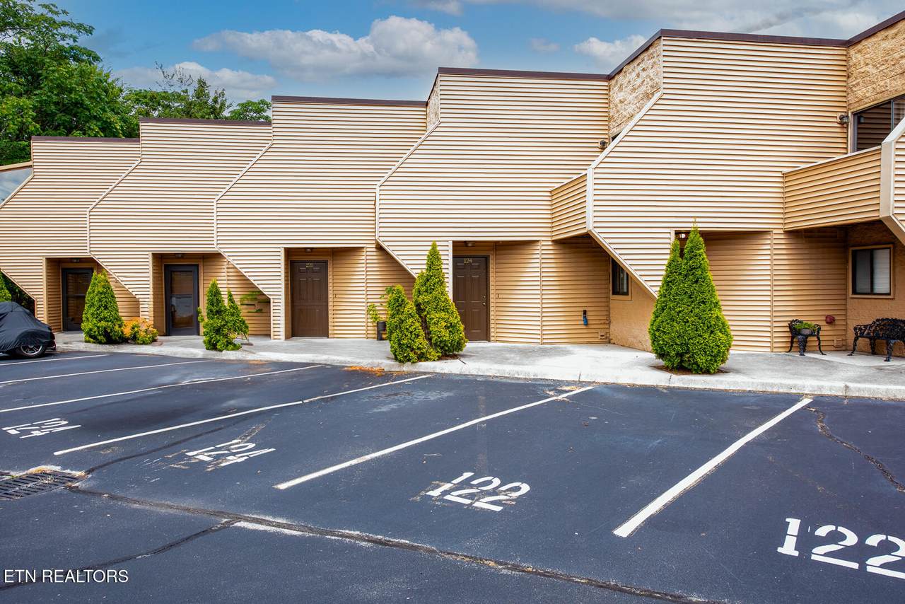 124 Olympia Drive - Photo 1