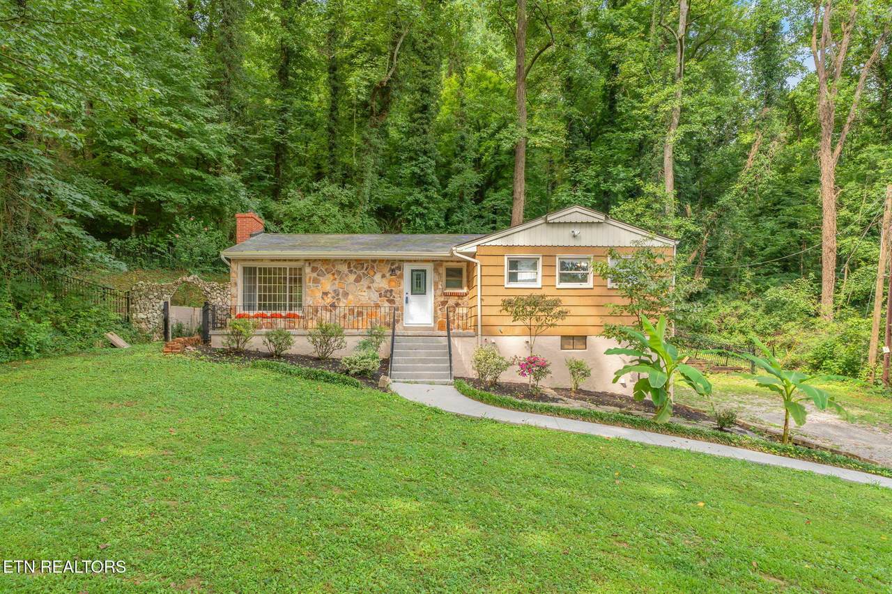 415 Overhill Rd - Photo 1