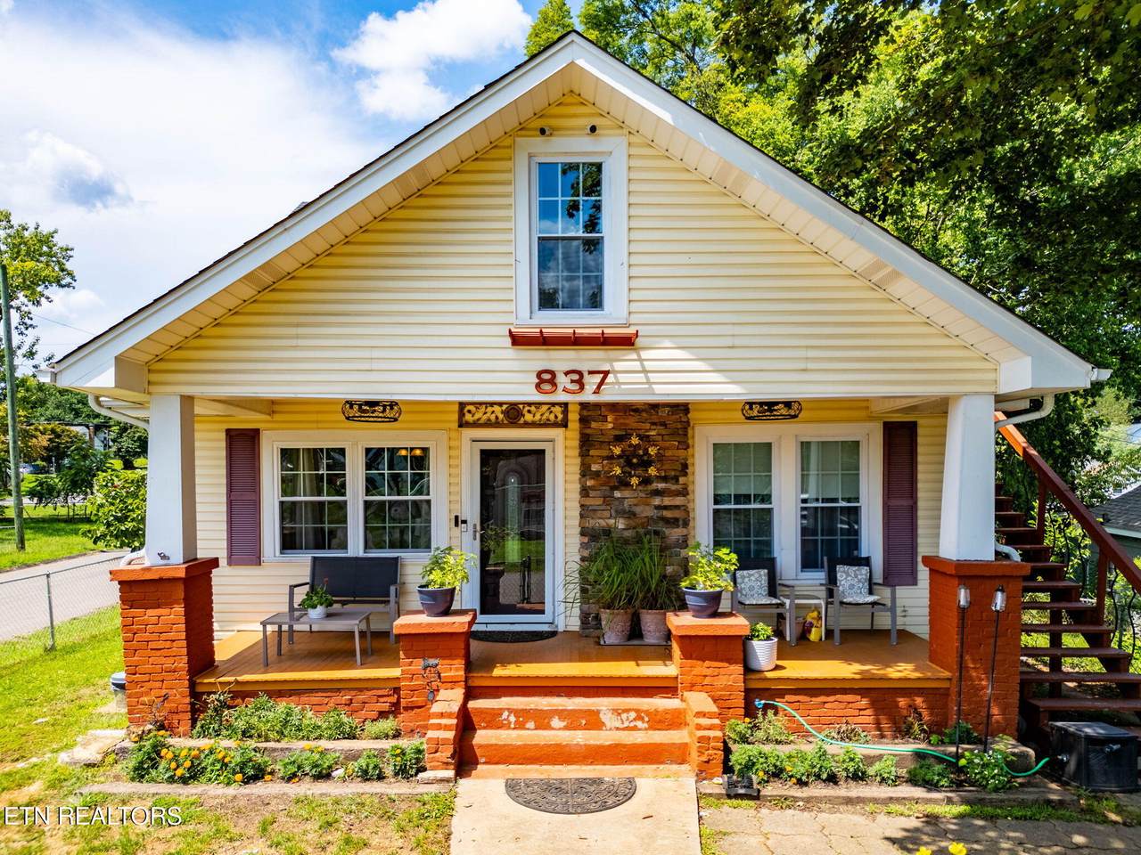 837 Sidebrook Ave - Photo 1