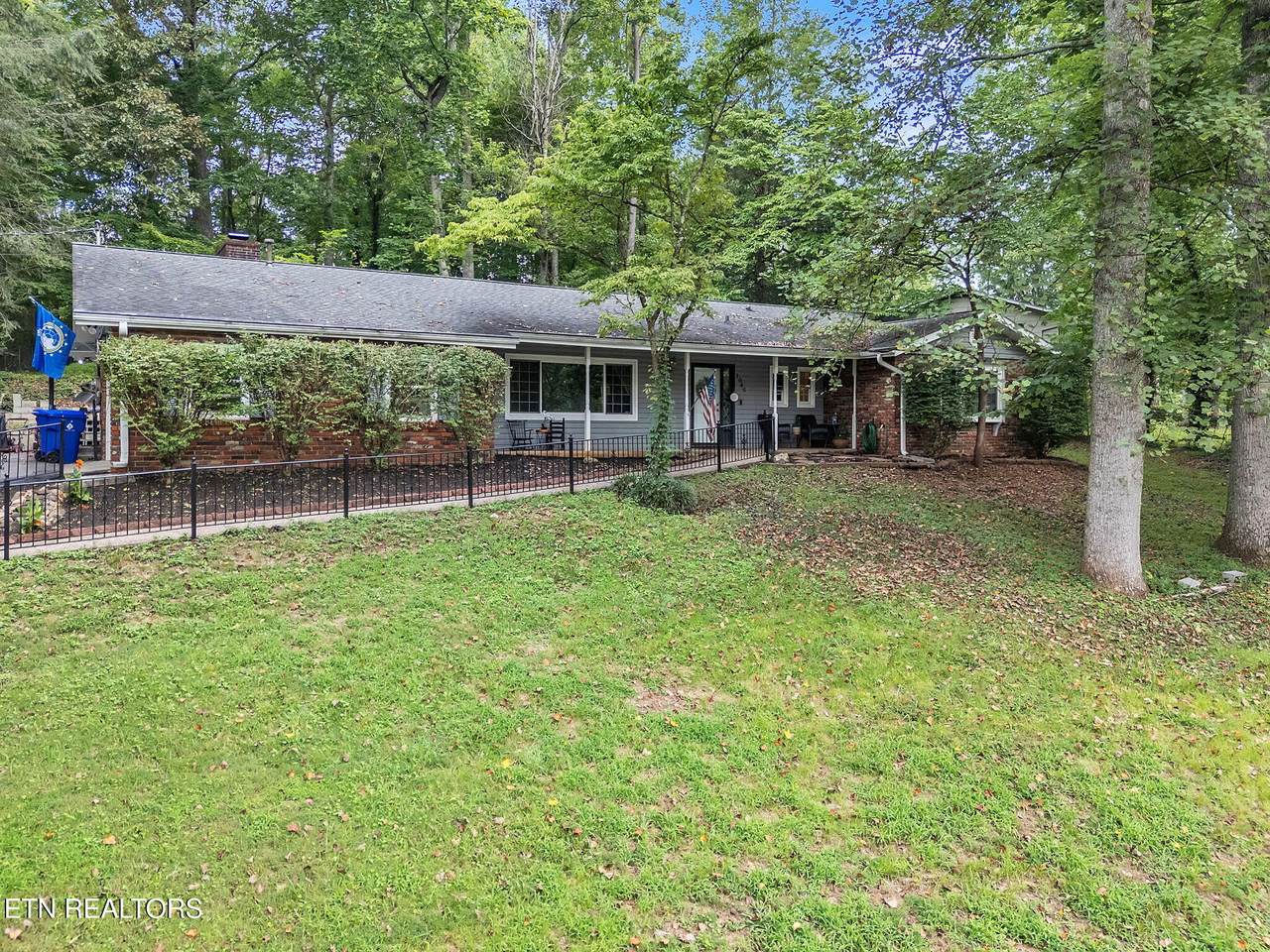 1046 Outer Drive - Photo 1