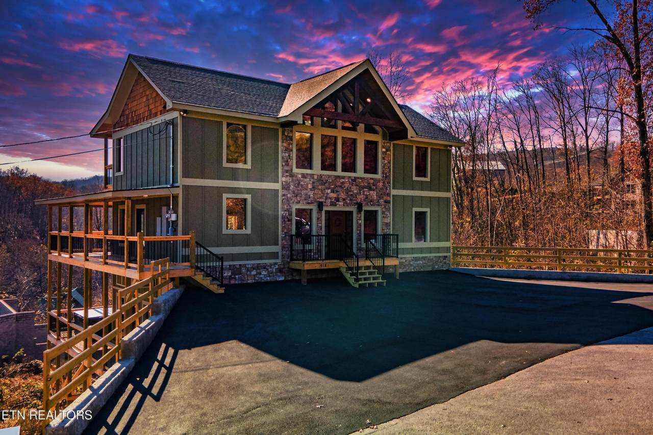 918 Elm Rd - Photo 1