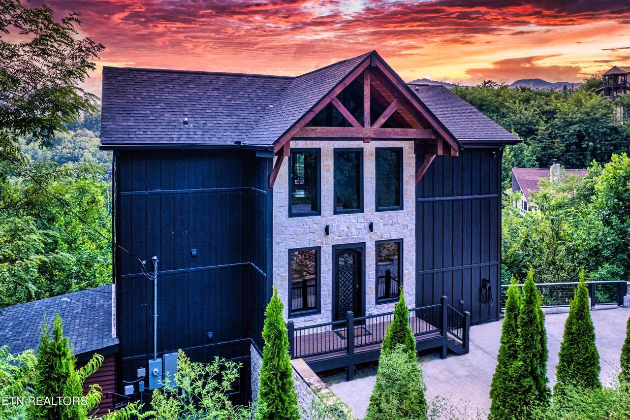 887 Sourwood Drive - Photo 1