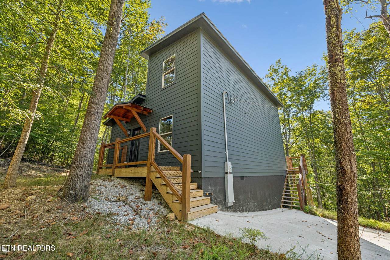 689,717 Country Oaks Lane - Photo 1