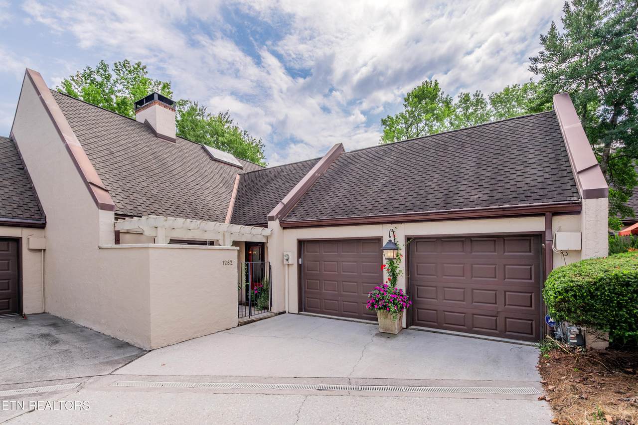 1282 Burgandy Place - Photo 1