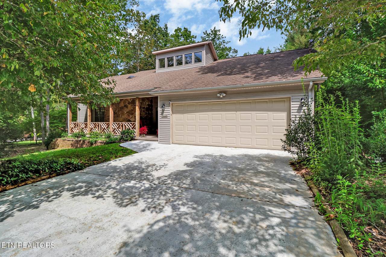 124 Trafalgar Drive - Photo 1