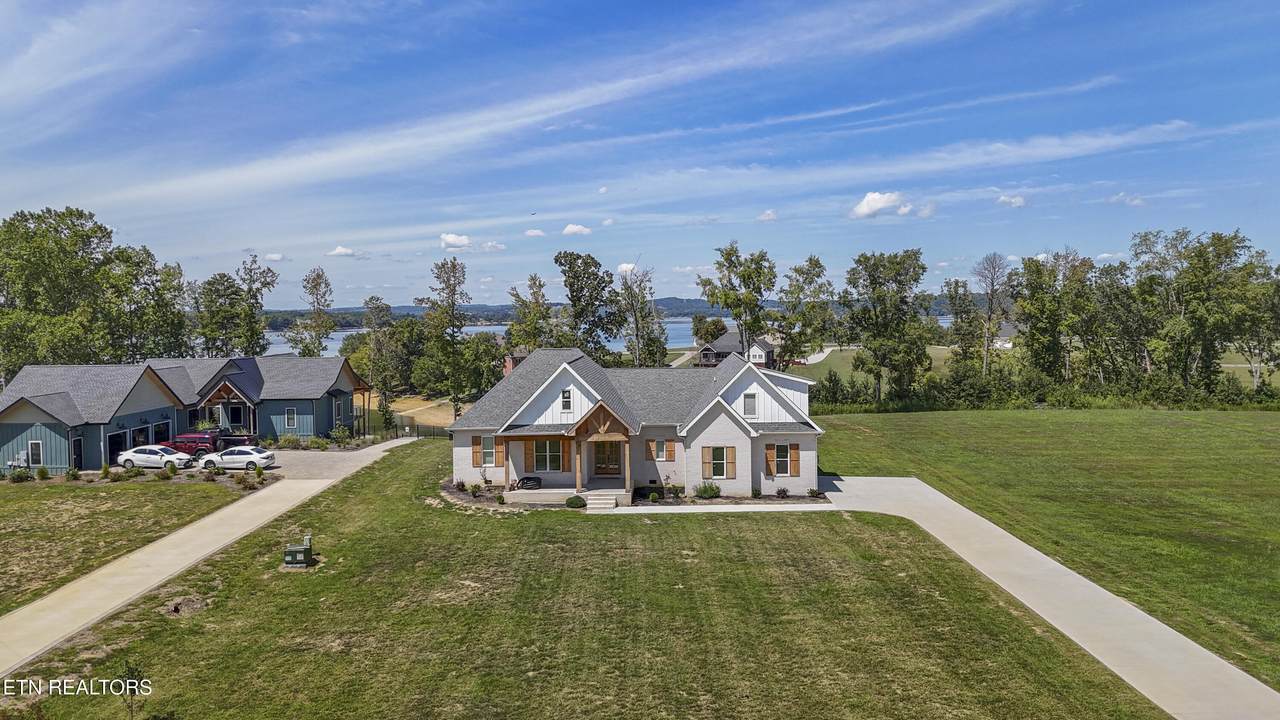 250 Sunset Blvd - Photo 1