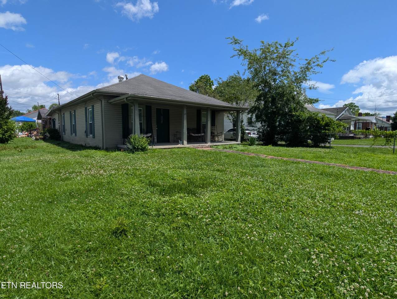 1720 Exeter Ave - Photo 1