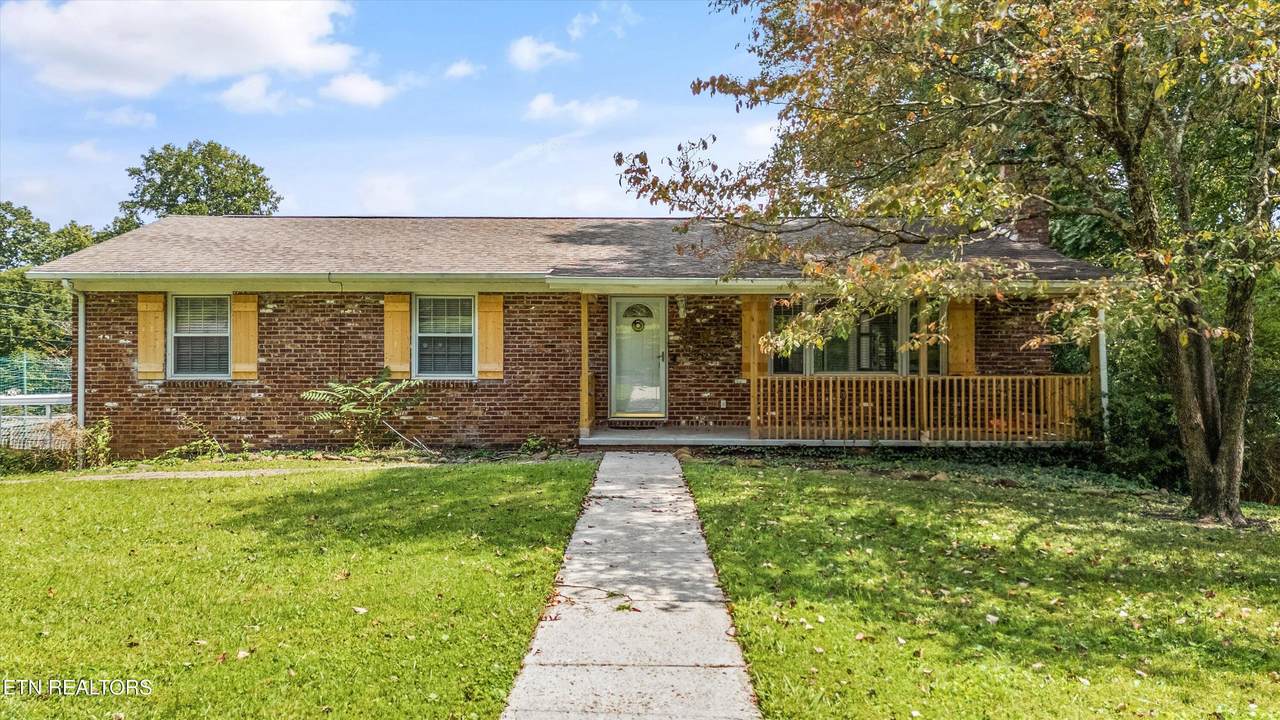 4621 Royalview Rd - Photo 1