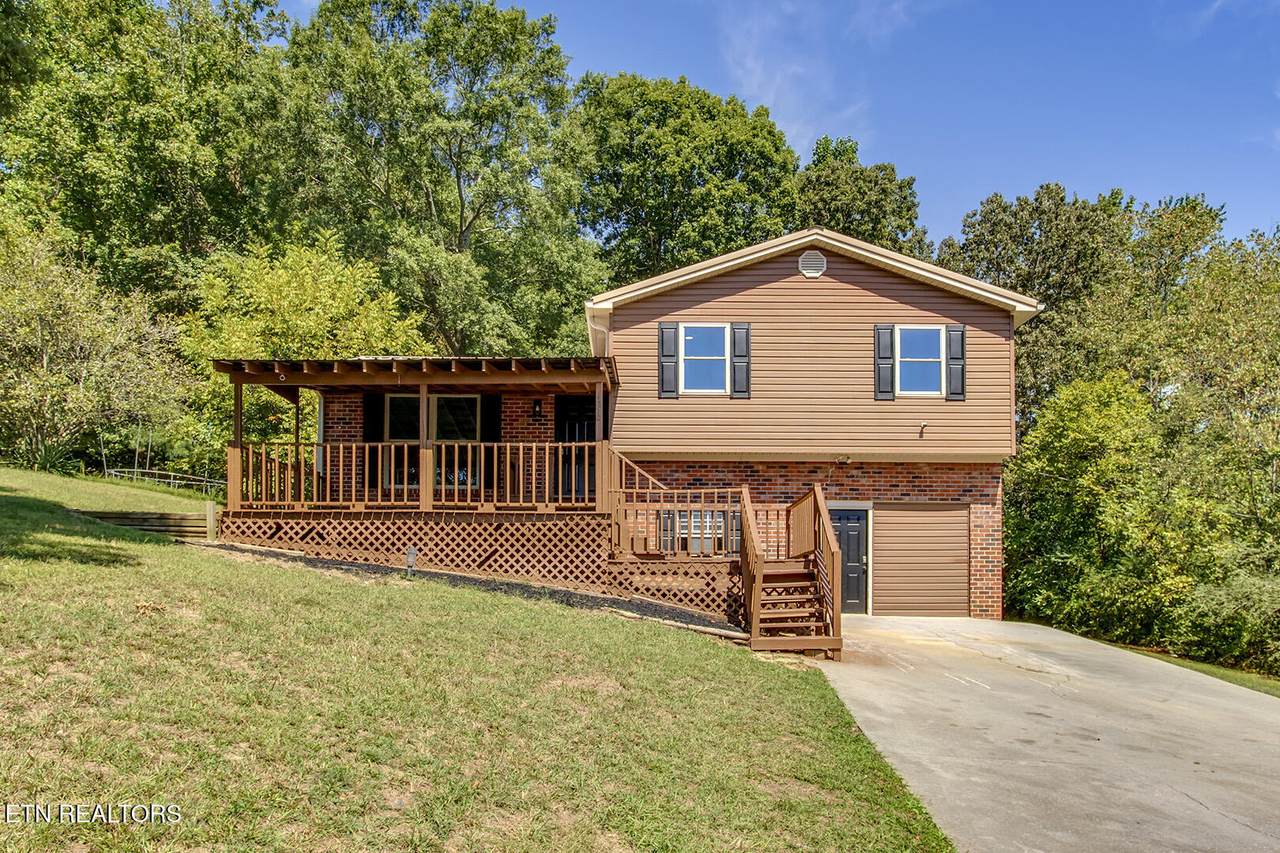 1220 Mountain View Circle - Photo 1