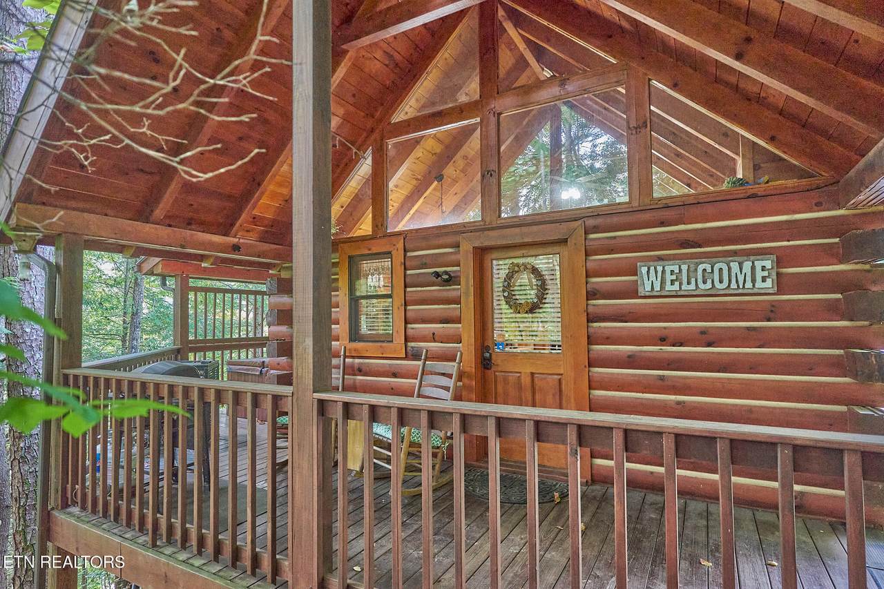 523 Hoot Owl Way - Photo 1