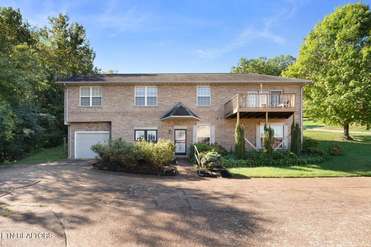 1099 Brentwood Way - Photo 1