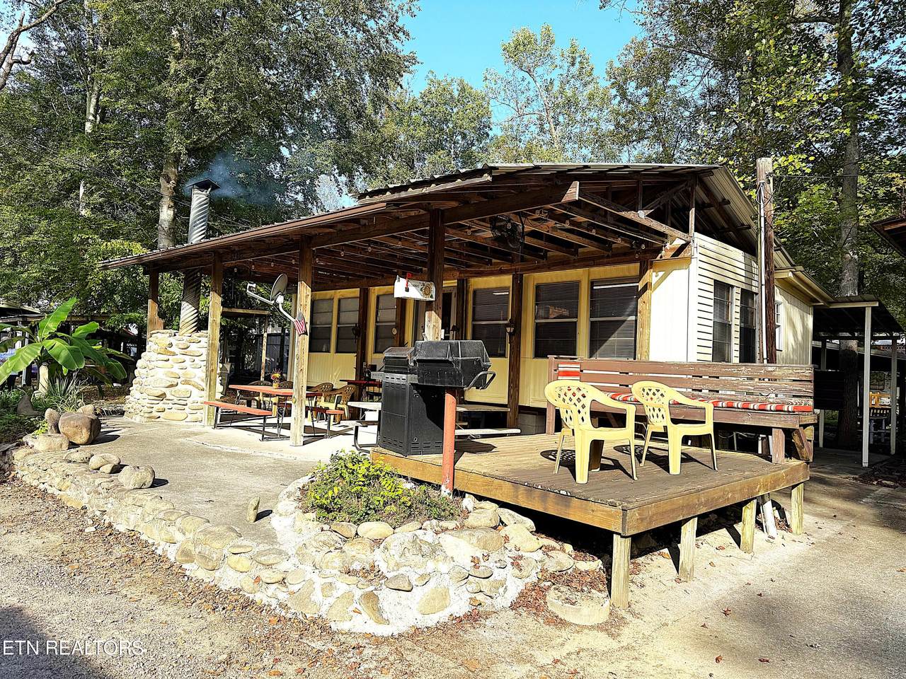 7915 Carnes Rd - Photo 1