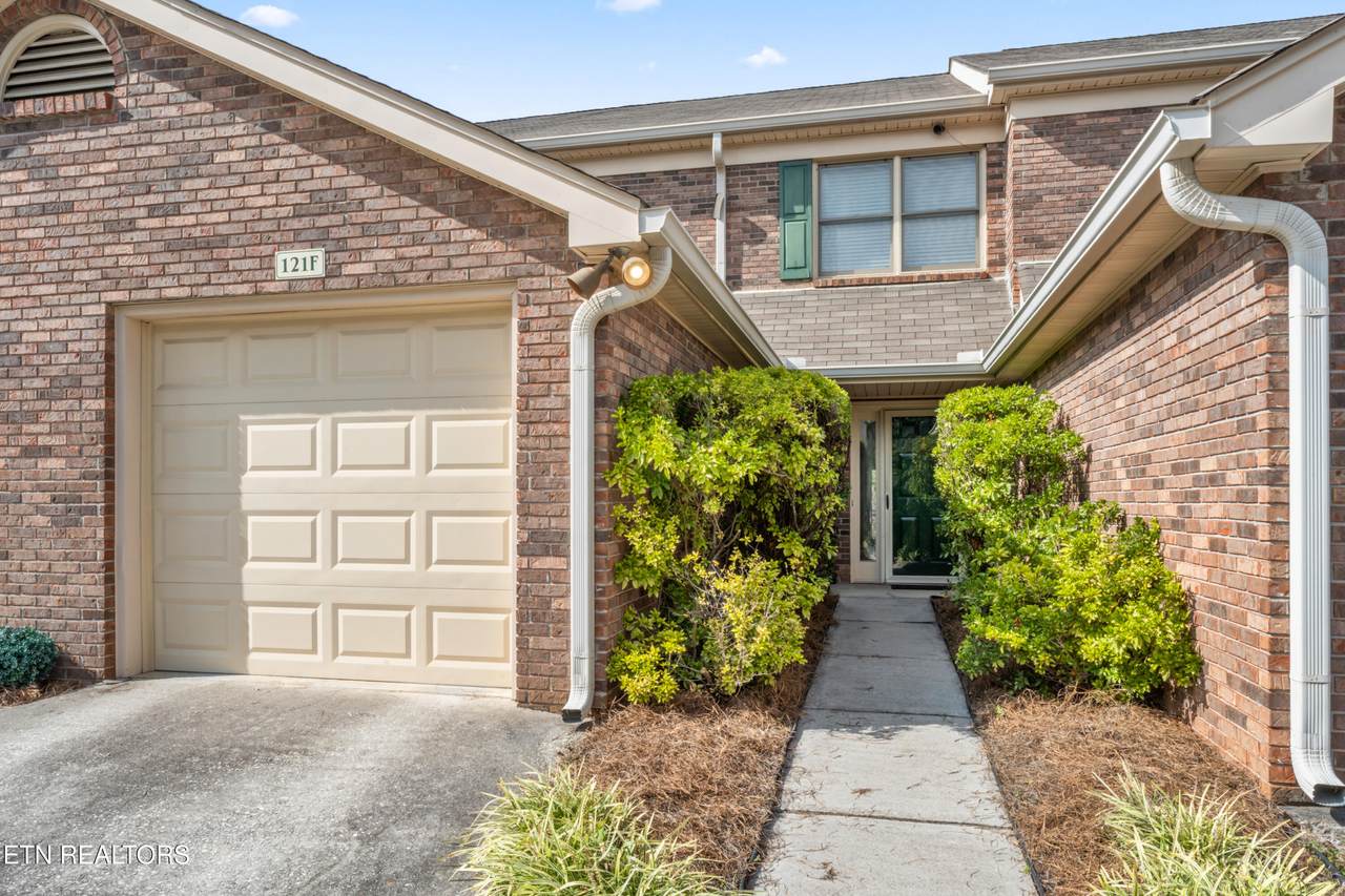 121 Durwood Rd - Photo 1