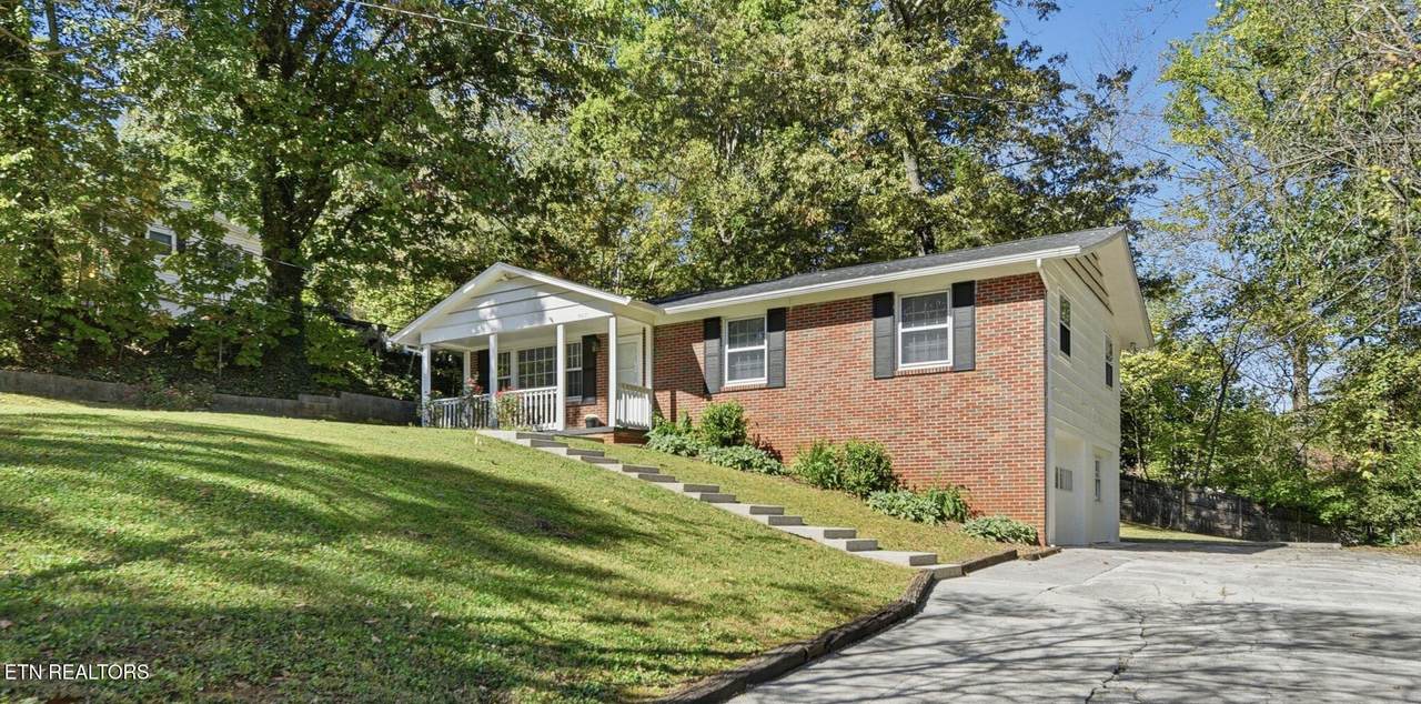 8017 Sabre Drive - Photo 1