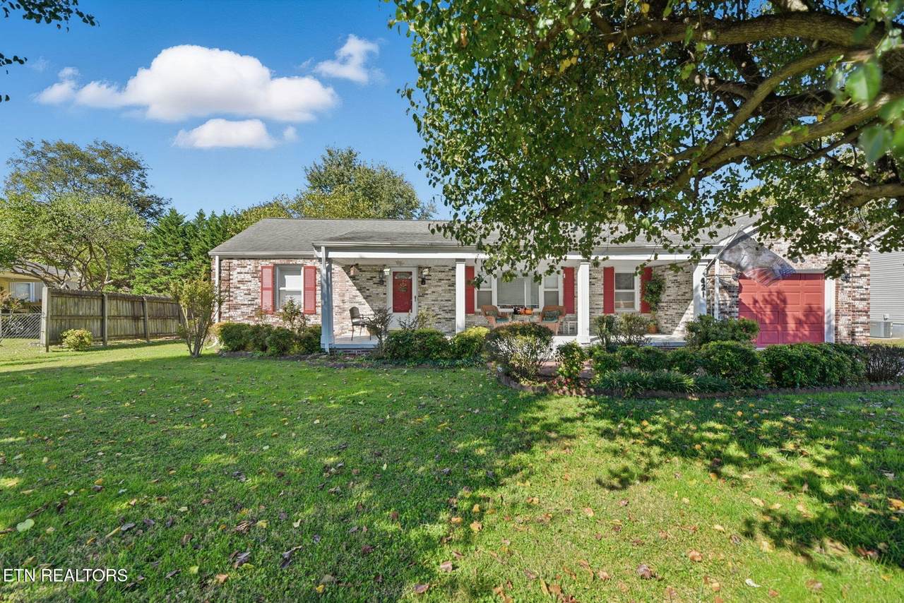 421 Hicks Circle - Photo 1