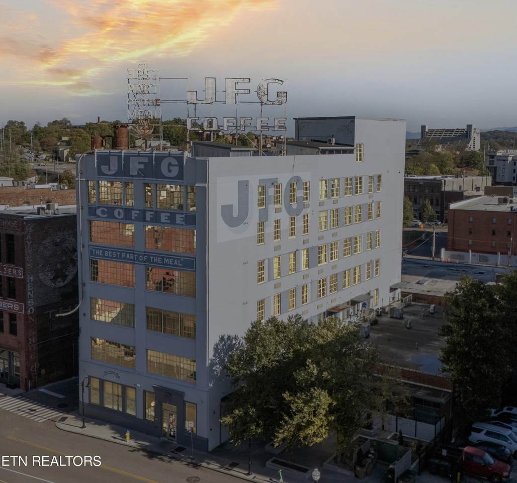 200 Jackson Ave - Photo 1