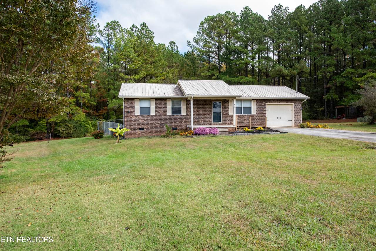 812 Piney Hills Drive - Photo 1