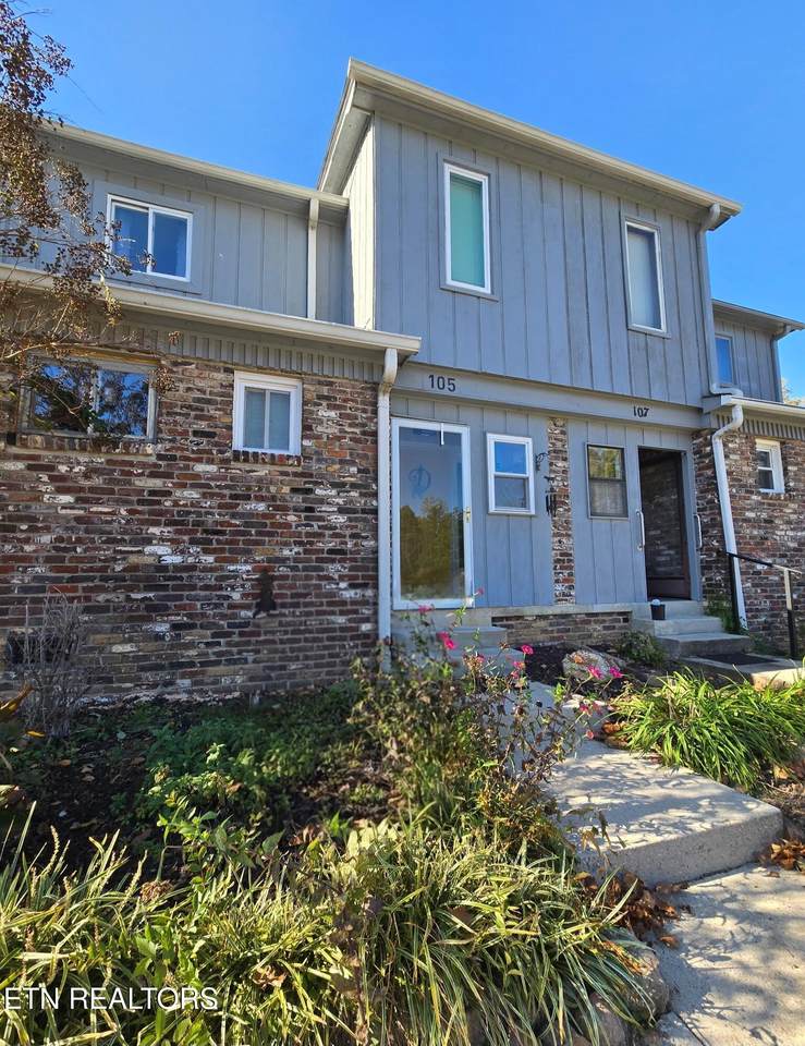 105 Hampshire Circle - Photo 1