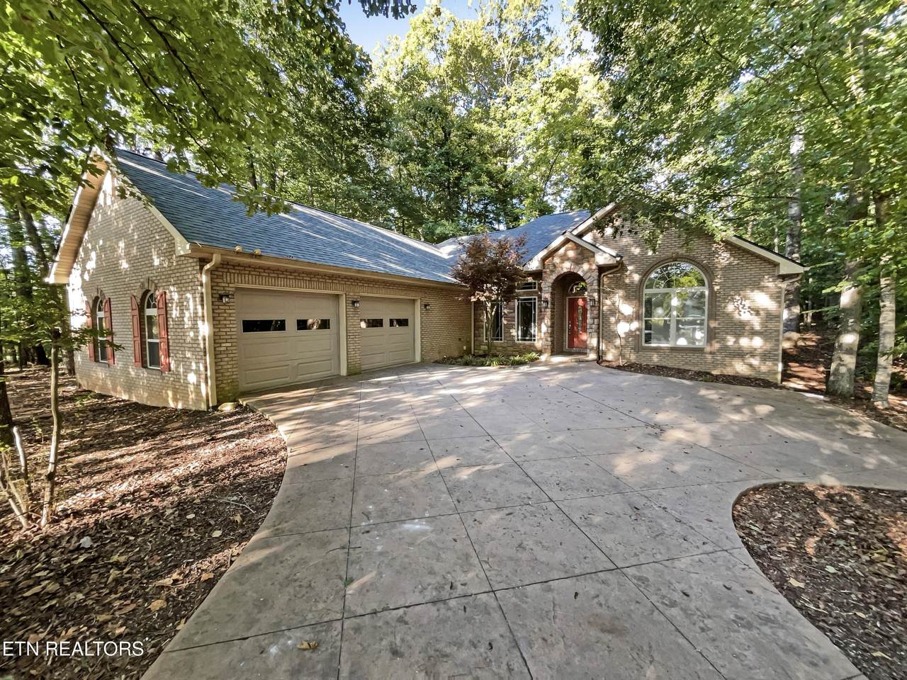 324 Golanvyi Tr - Photo 1