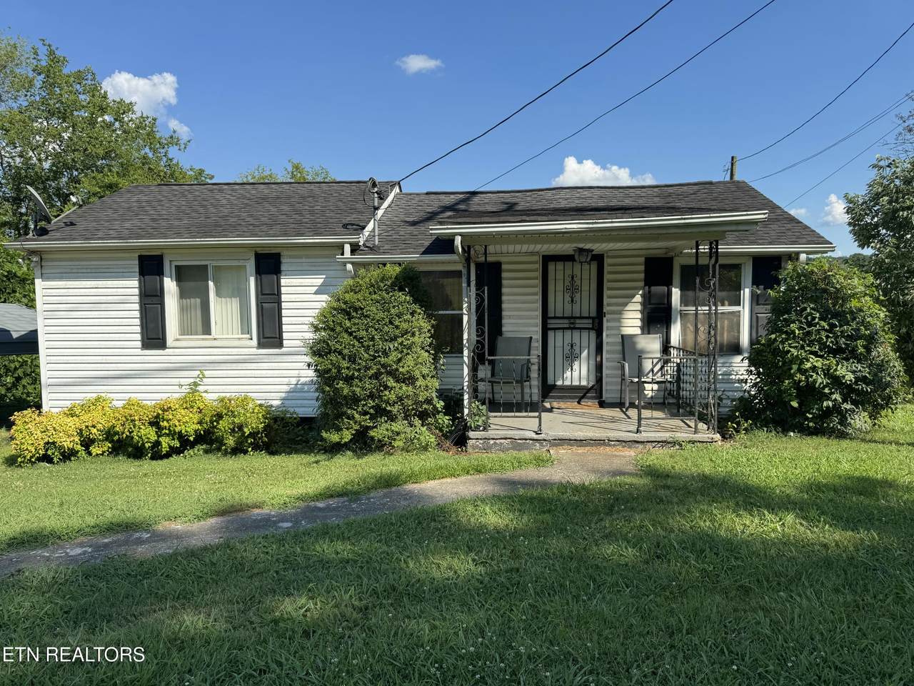 1063 Boyds Creek Hwy - Photo 1
