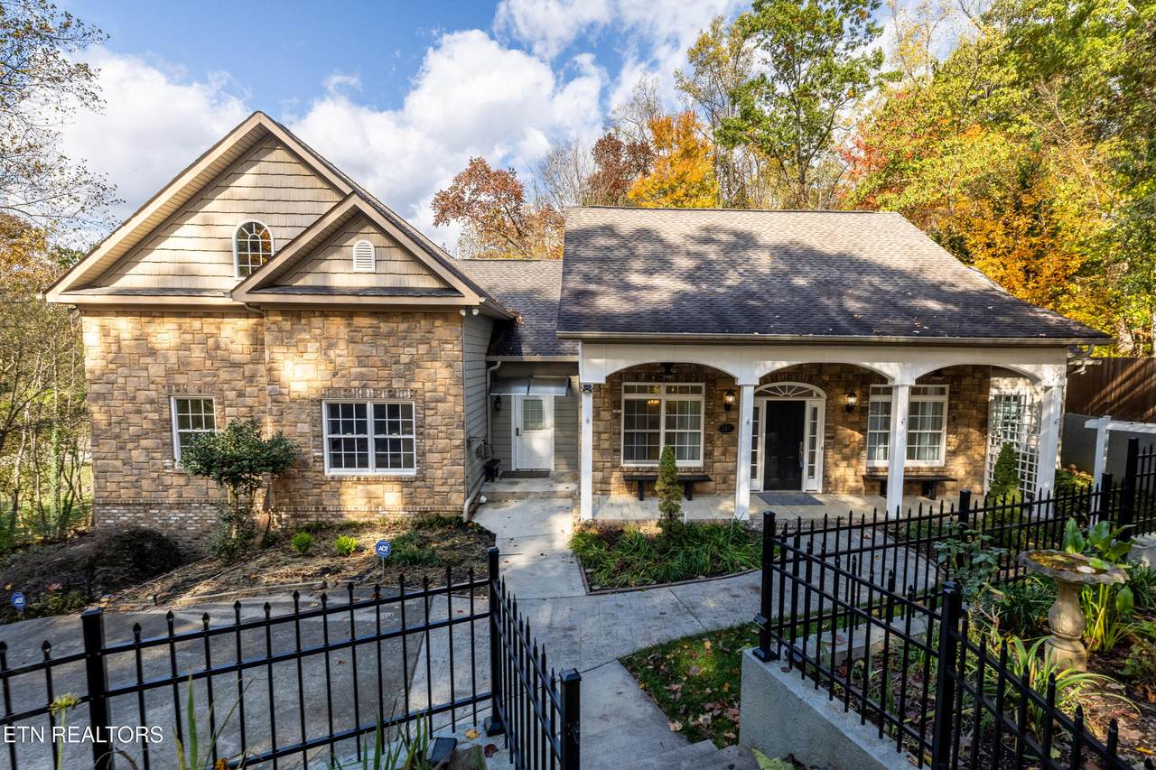 2211 Richwood Drive - Photo 1