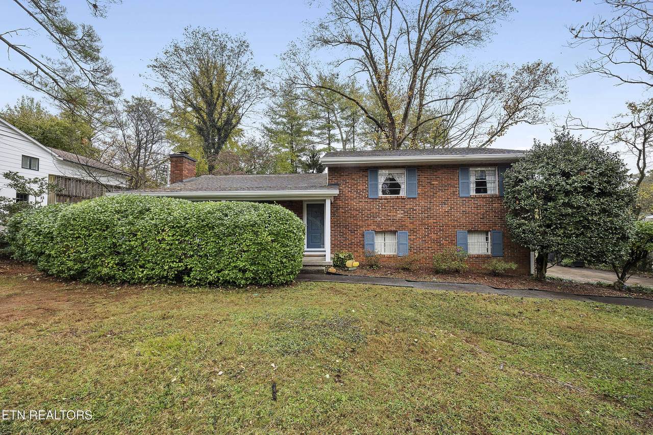 1212 April Drive - Photo 1