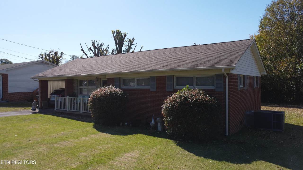 216 Laurel St - Photo 1