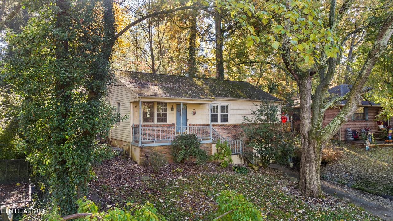 3028 Hills Blvd - Photo 1