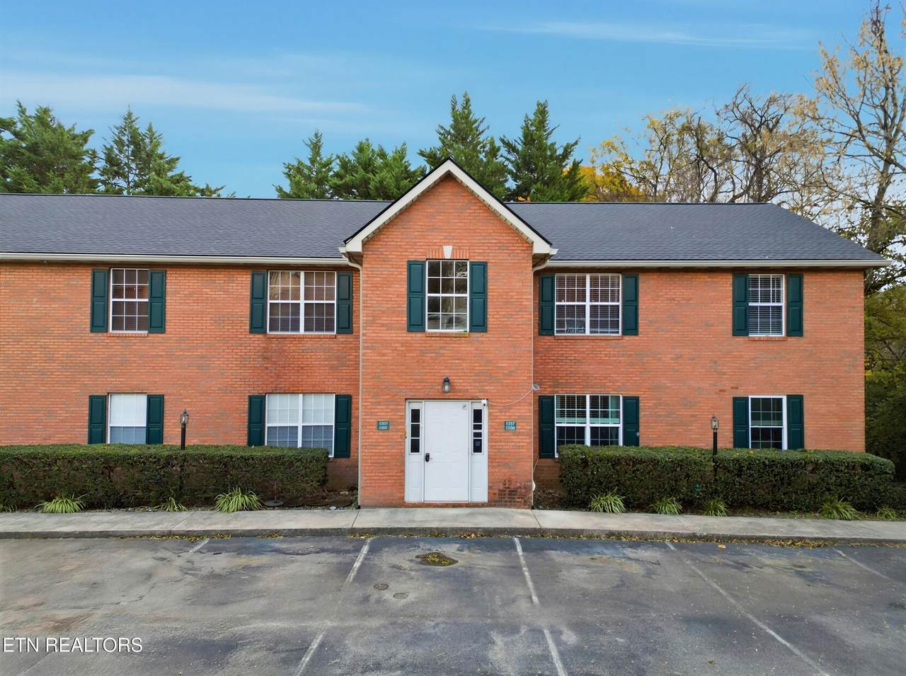 4201 Iona Way - Photo 1