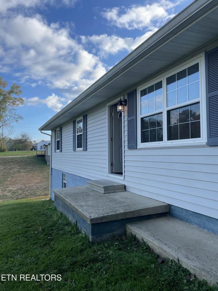 306 Ridge Ave - Photo 1