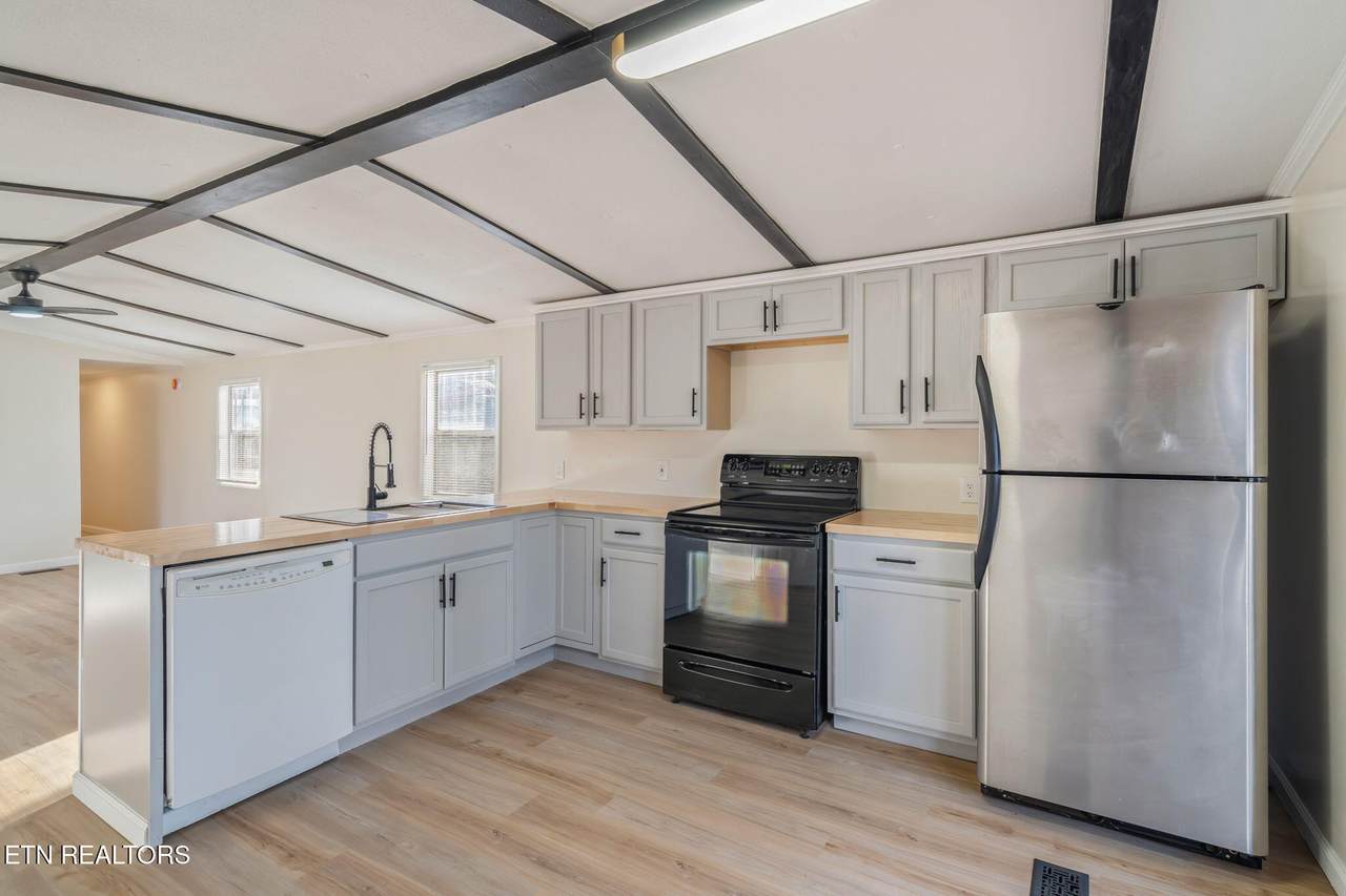 817 Vanessa Way - Photo 1