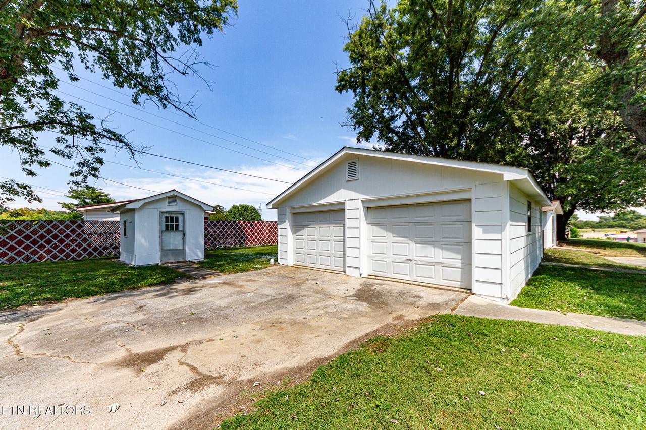 1926 Princeton Rd - Photo 1