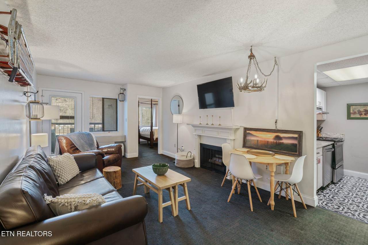 102 Baskins Creek Bypass - Photo 1