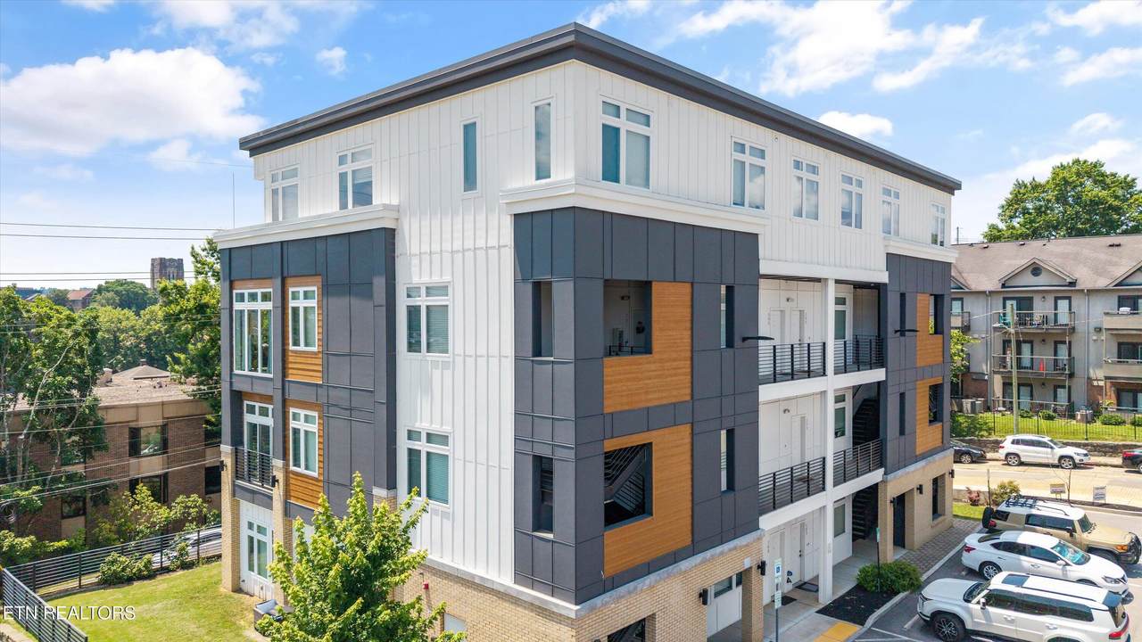 1117 Laurel Avenue Unit 201 Ave - Photo 1