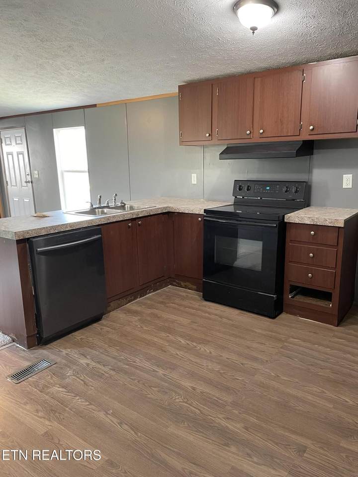 #14 1350 KINGSWOOD - Photo 1