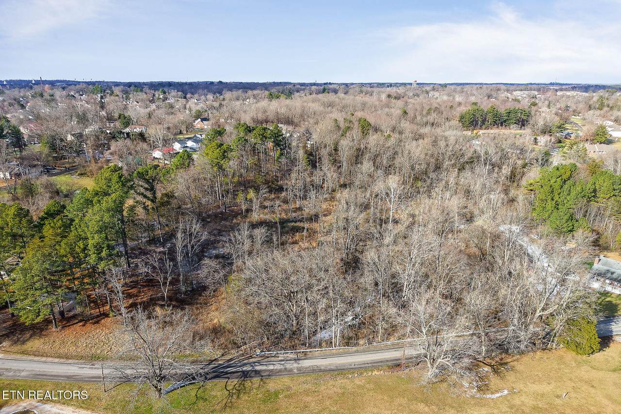 922 Broad St - Photo 1