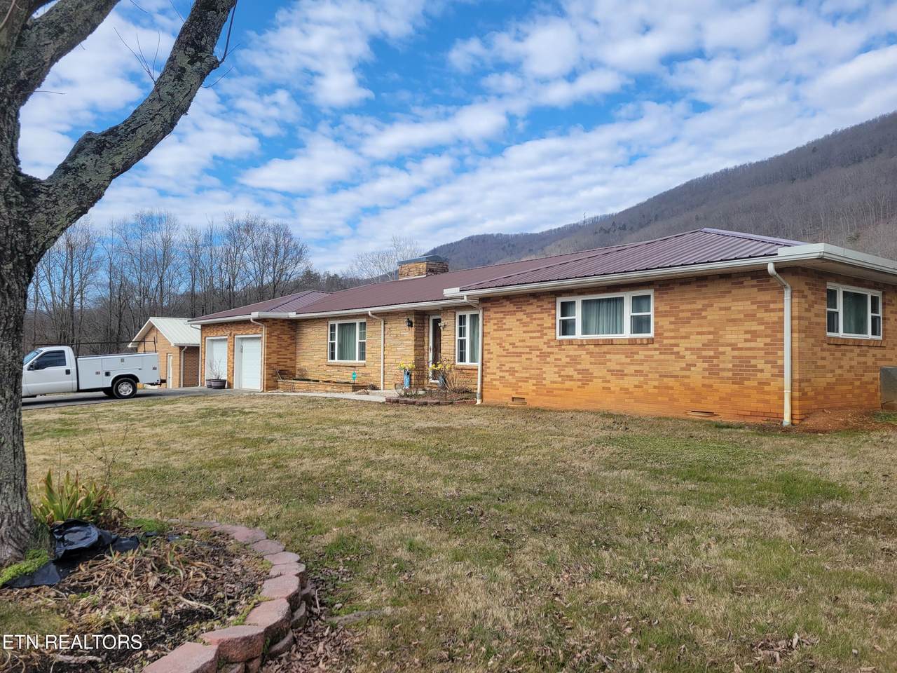132 Ridgecrest Drive - Photo 1