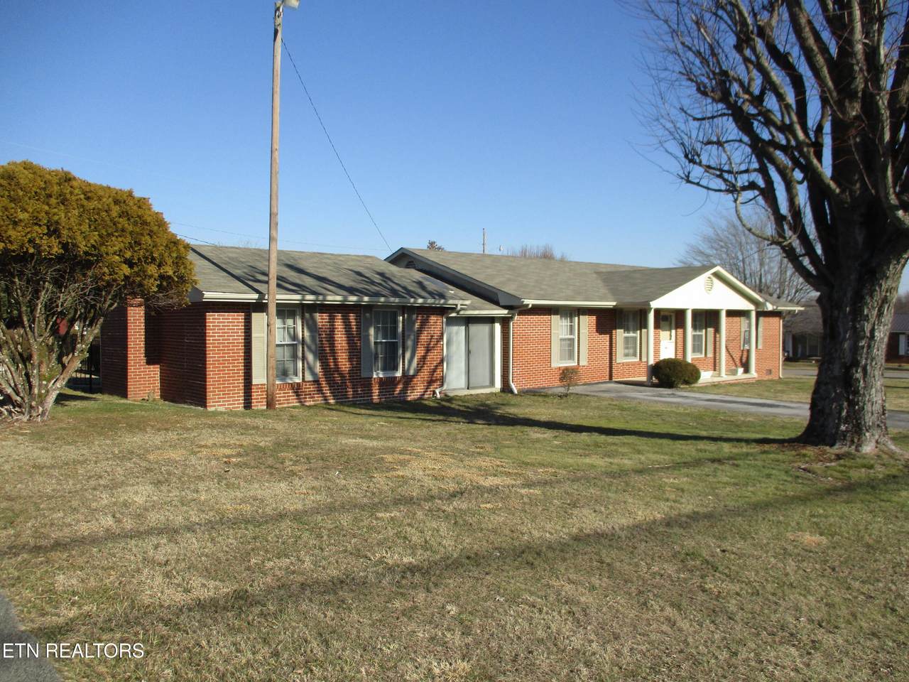 494 10th St - Photo 1