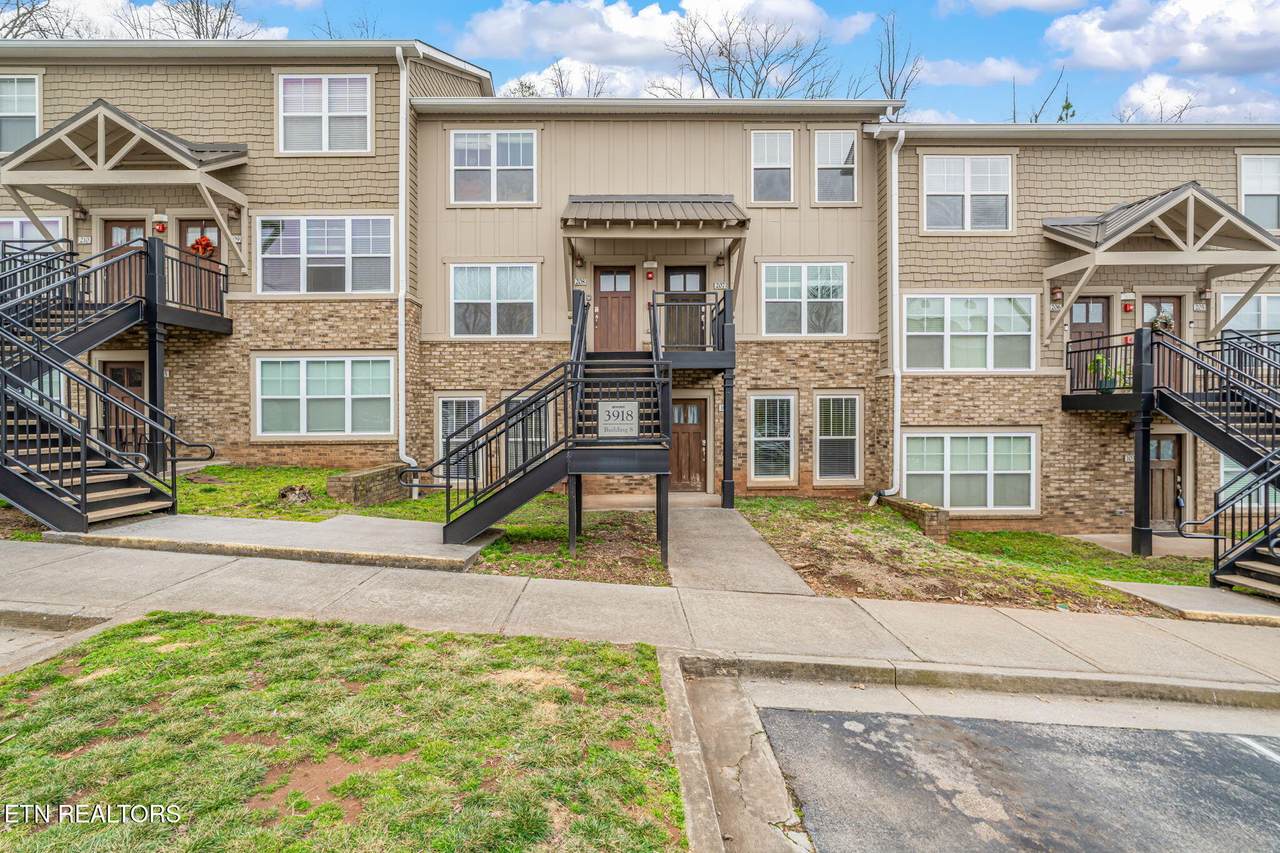 3918 Cherokee Woods Way - Photo 1