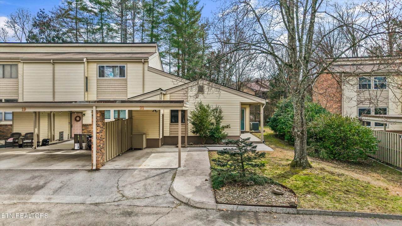 21 Bradford Circle - Photo 1
