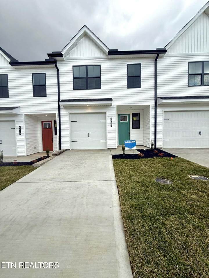 8818 Chapman Trace Way - Photo 1