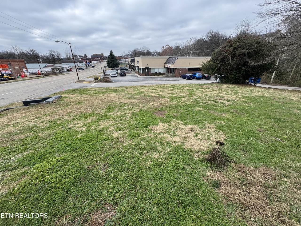 601 Broadway St - Photo 1