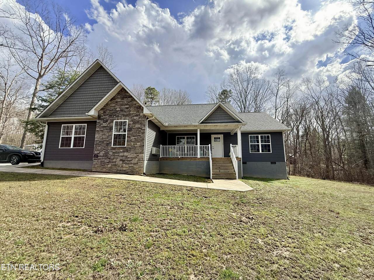 1063 Circle Drive - Photo 1