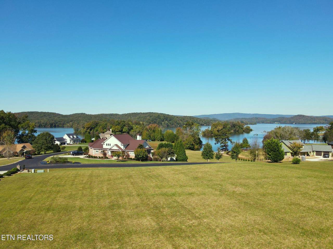 323 Shore Drive - Photo 1