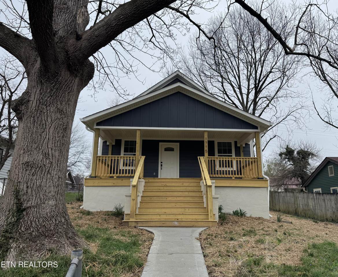 1715 Woodbine Ave - Photo 1